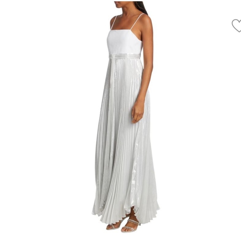 Gorgeous ALICE + OLIVIA
Despina Metallic Pleated Maxi Dress​